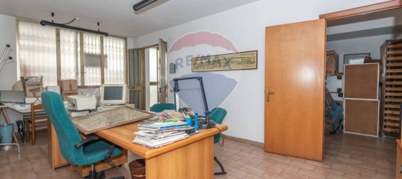 5 rooms Commercial property in Ragusa, Italy No. 55104 7