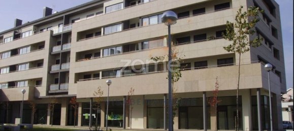227m² Commercial property in Viseu, Portugal No. 61251 2