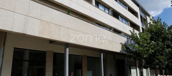 227m² Commercial property in Viseu, Portugal No. 61251 12