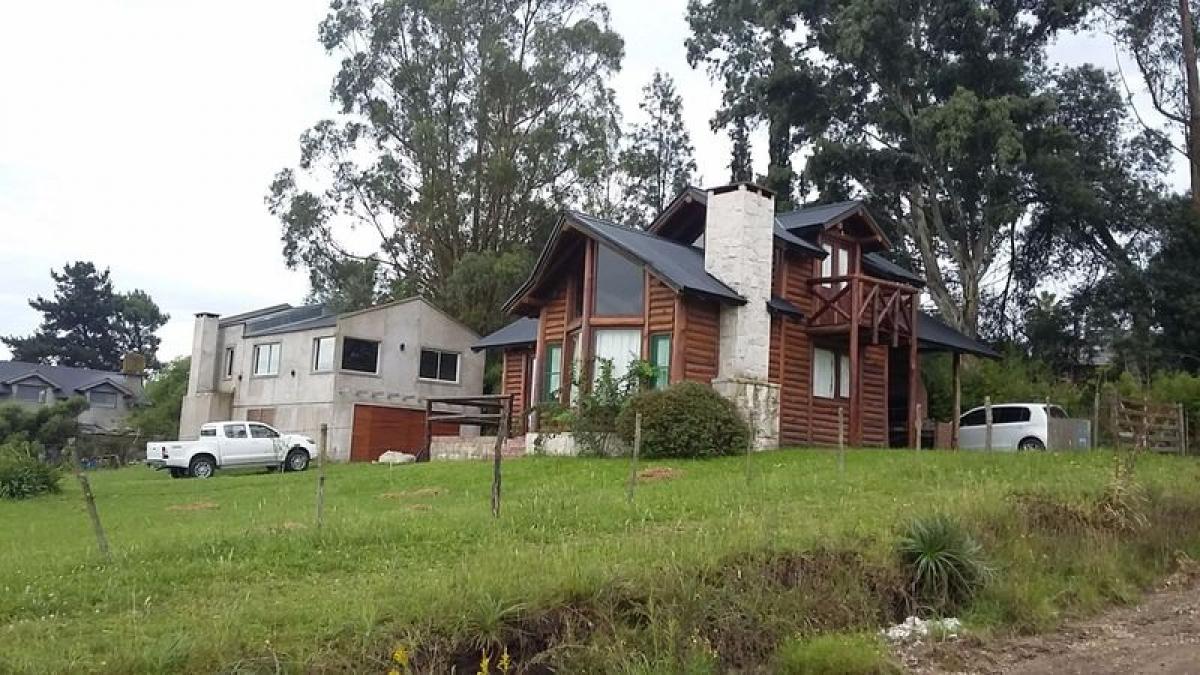 3 bedrooms House in General Pueyrredon, Argentina No. 2536