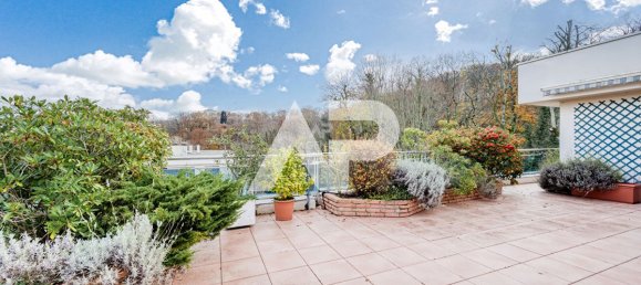 4 chambres Appartement à Sèvres, France No. 169934 2