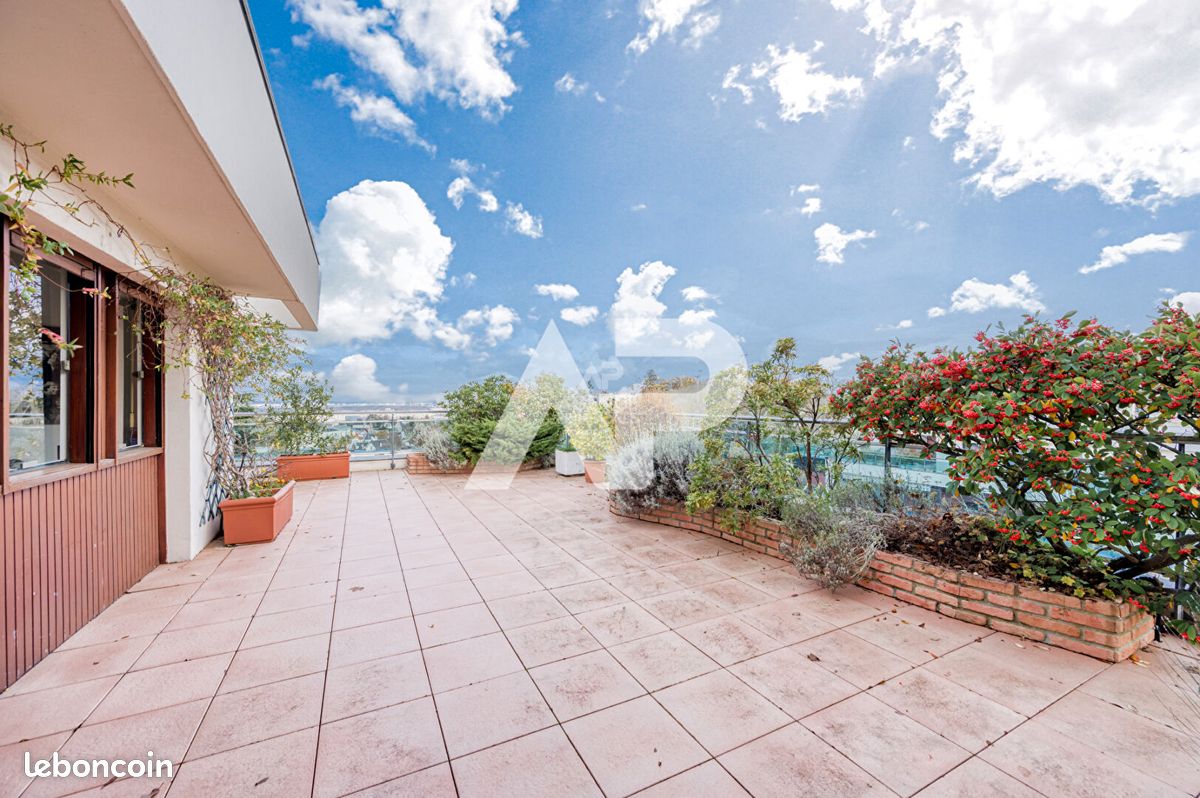 4 chambres Appartement à Sèvres, France No. 169934