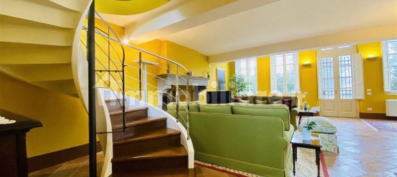 4 bedrooms Villa in Lucca, Italy No. 229162 4