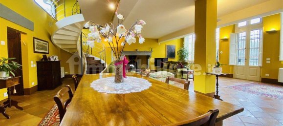 4 bedrooms Villa in Lucca, Italy No. 229162 5