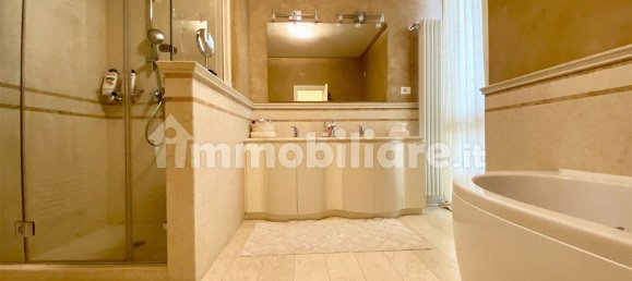 4 bedrooms Villa in Lucca, Italy No. 229162 9