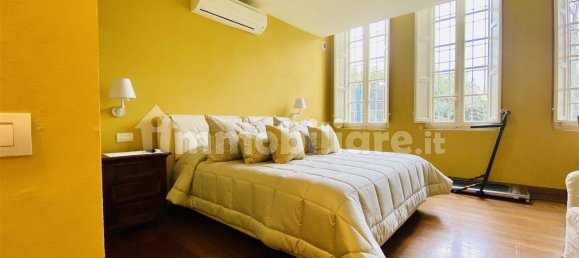 4 bedrooms Villa in Lucca, Italy No. 229162 8