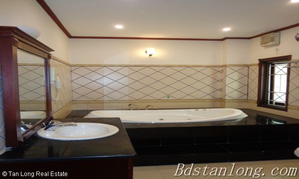 4 bedrooms Villa in Tay Ho, Vietnam No. 6694