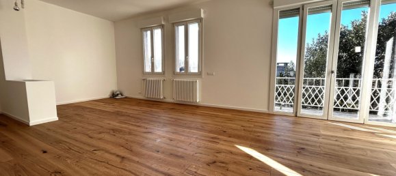 Apartamento de 5 habitaciónes en Treviso, Italy No. 216381 2