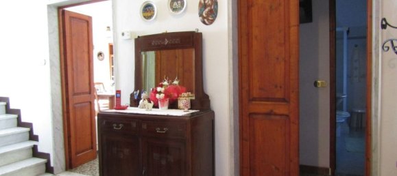 Casa de 5 habitaciónes en Carrara, Italy No. 48154 9