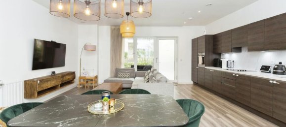 3 bedrooms Apartment in London, United Kingdom No. 10534 2