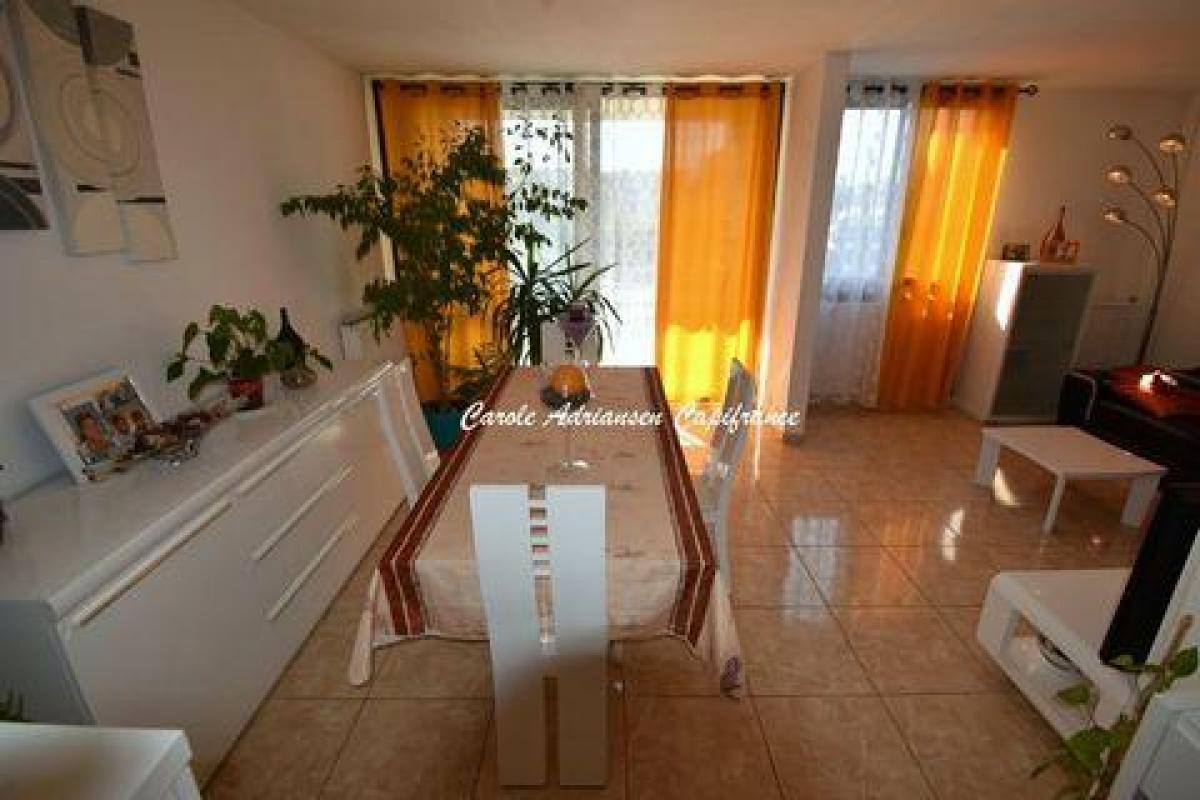 3 bedrooms Condo in Frejus, France No. 14758