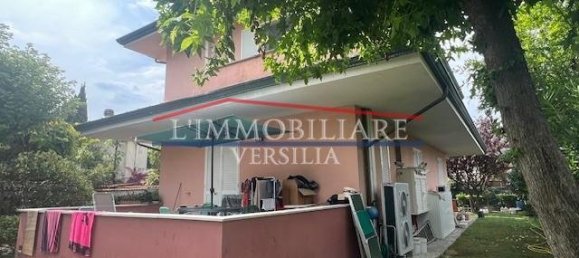 4 bedrooms House in Massa, Italy No. 270904 6