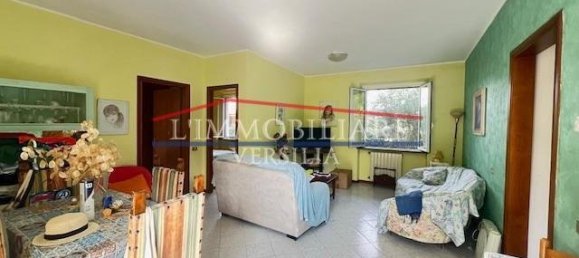 4 bedrooms House in Massa, Italy No. 270904 10