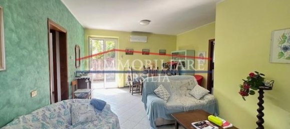 4 bedrooms House in Massa, Italy No. 270904 13