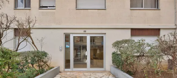 2 bedrooms Apartment in Paris, France No. 142082 2