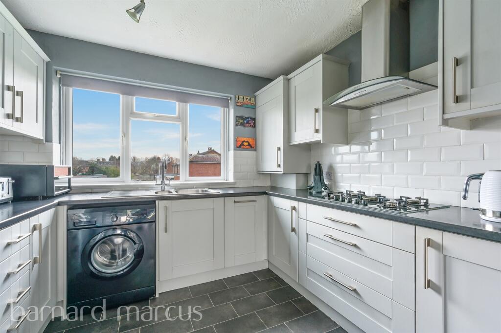 2 bedrooms Maisonette in Feltham, United Kingdom No. 9823