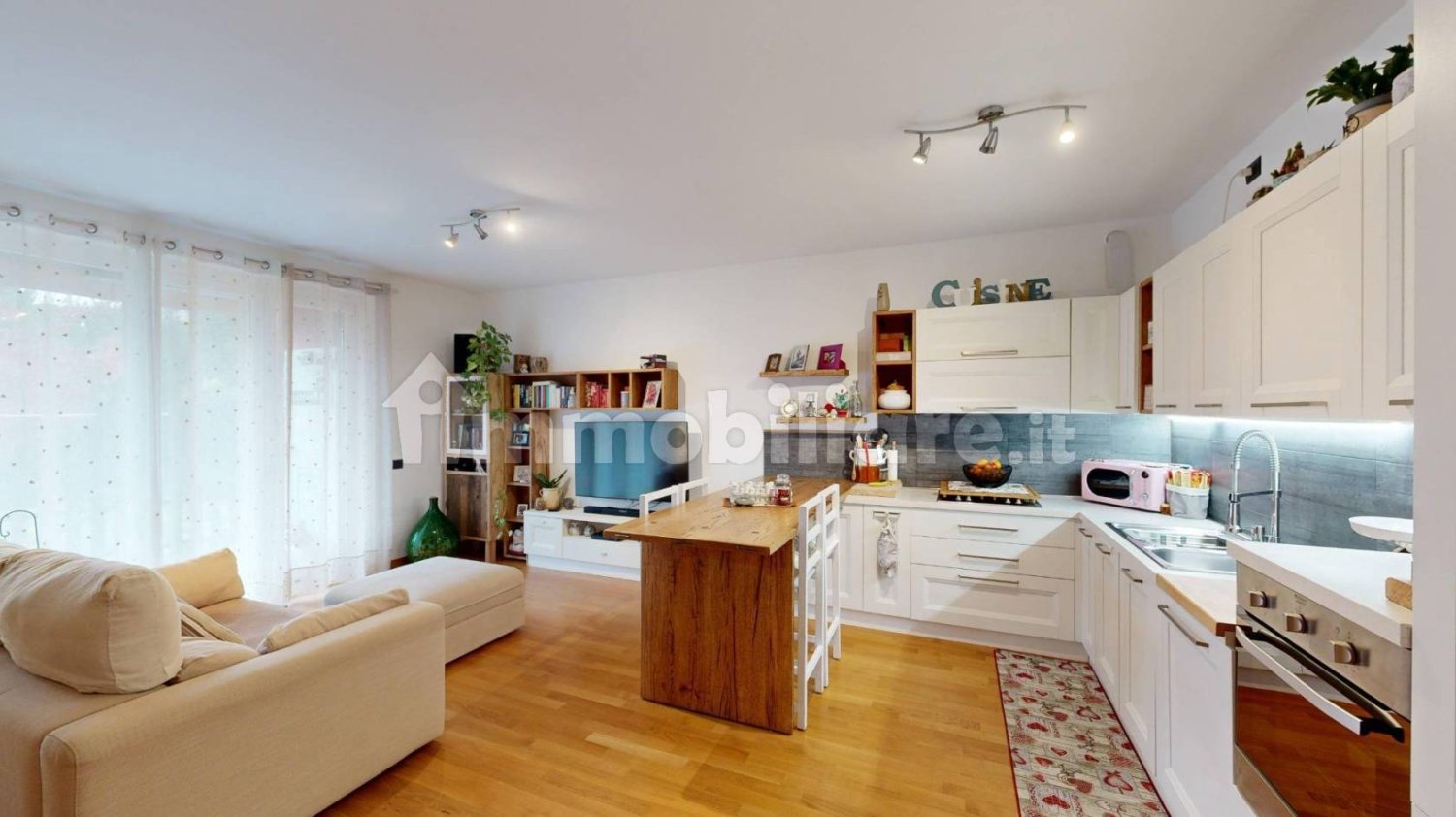 1 غرف نوم شقة في Malnate, Italy رقم 341005