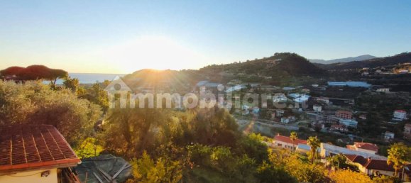 Apartamento de 1 dormitorio en Bordighera, Italy No. 200008 2