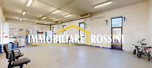 4 غرف نوم فيلا في Gazzada Schianno, Italy رقم 355774 14