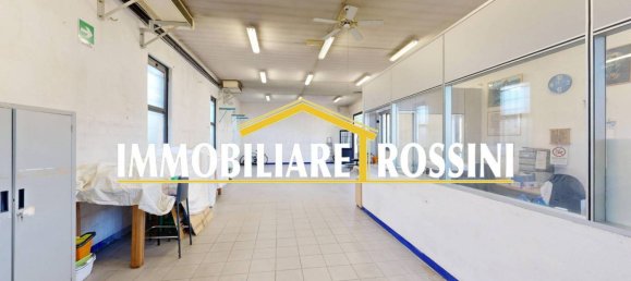 4 غرف نوم فيلا في Gazzada Schianno, Italy رقم 355774 17