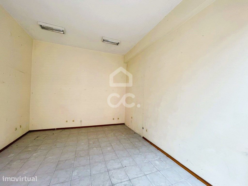 21m² Commercial property in Santo Tirso, Portugal No. 319160