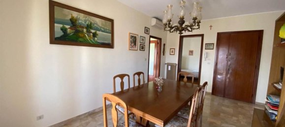 5 rooms Apartment in Battaglia Terme, Italy No. 281211 4