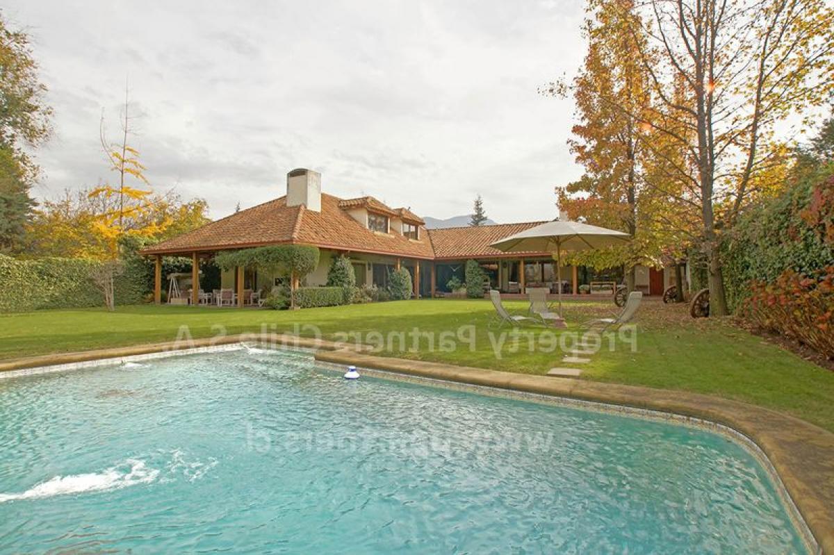 5 bedrooms House in Santiago, Chile No. 4672