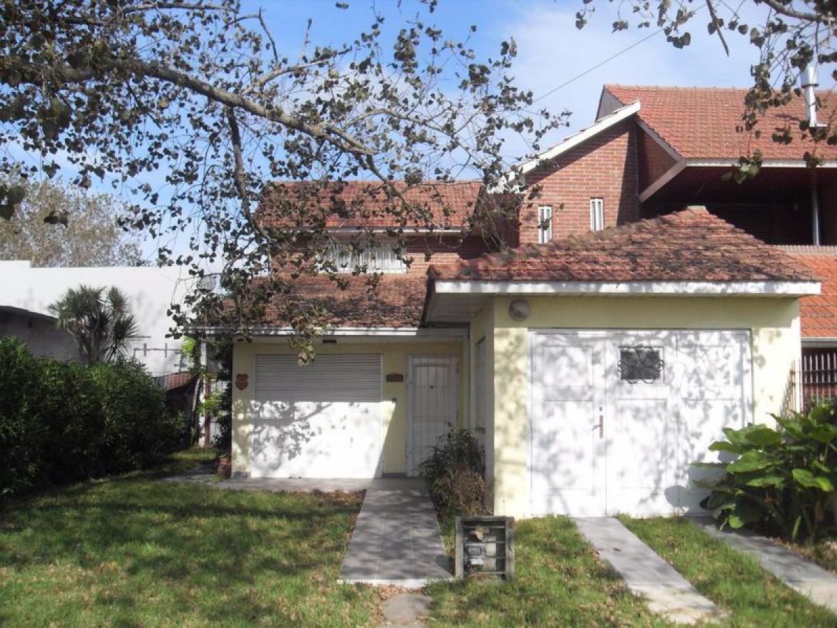 3 bedrooms House in Mar del Plata, Argentina No. 82149