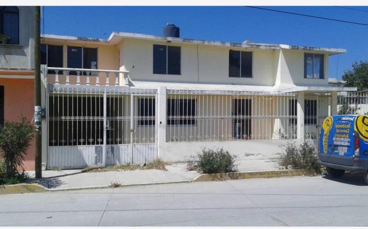 Casa de 3 dormitorios en Indaparapeo, Mexico No. 178764