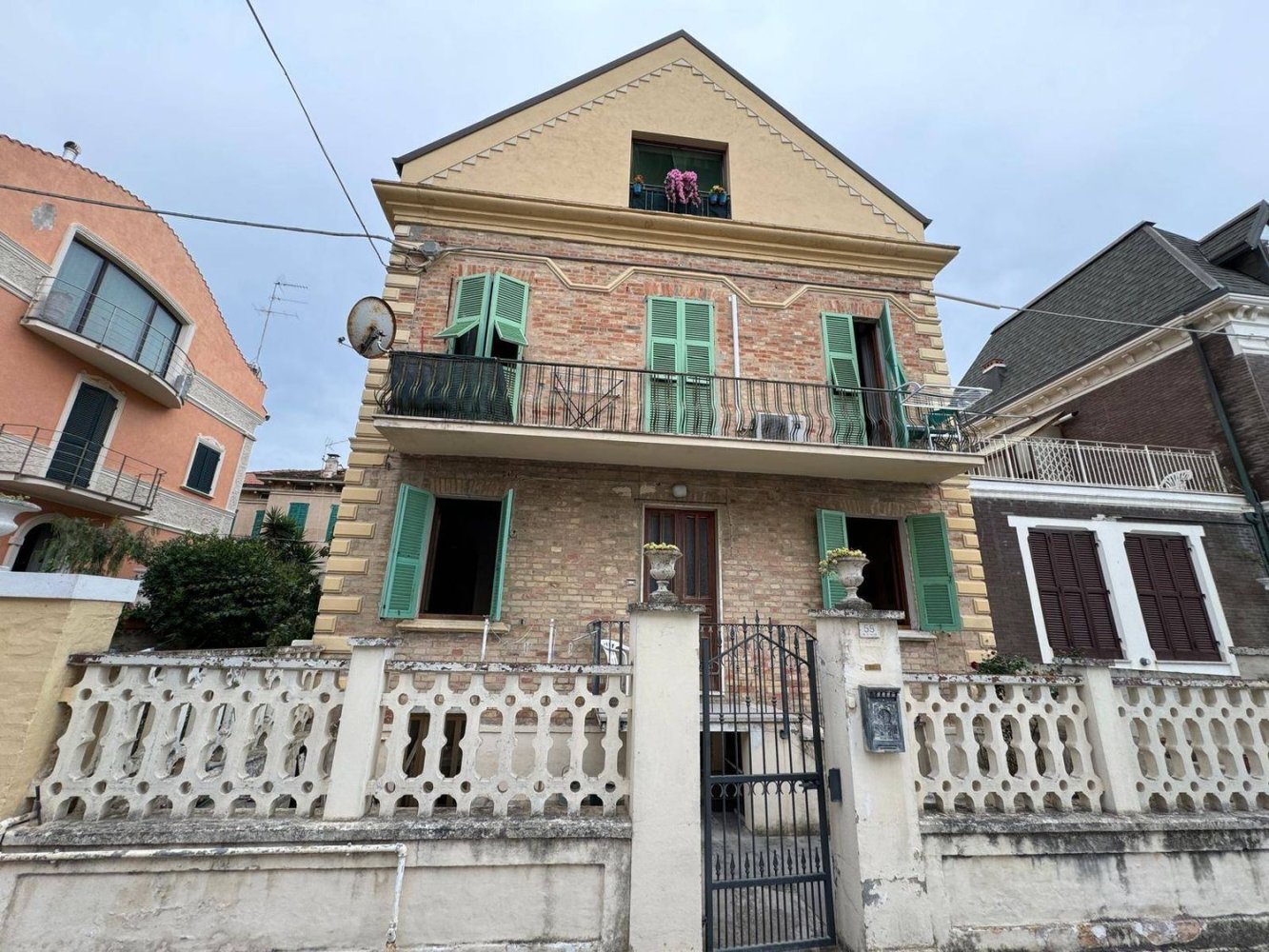 7-Zimmer Haus in Porto San Giorgio, Italy, Nr. 201125