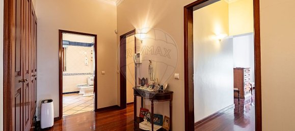 4 bedrooms House in Oliveira de Azemeis, Portugal No. 19900 17