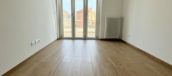 3 rooms Penthouse in Turin, Italy No. 236007 12