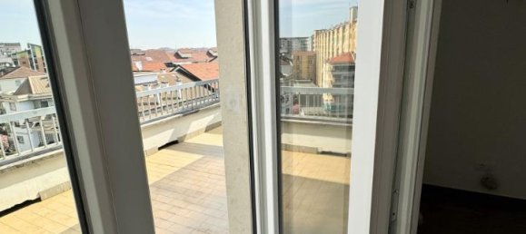 3 rooms Penthouse in Turin, Italy No. 236007 20