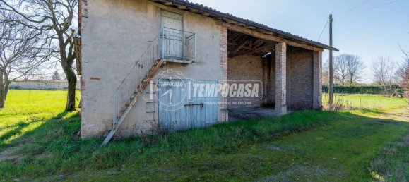 4 bedrooms House in Sant'Ilario d'Enza, Italy No. 195574 4