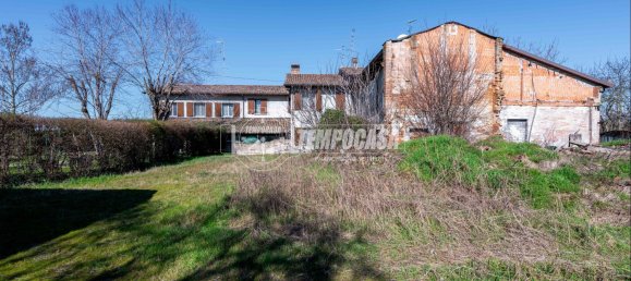4 bedrooms House in Sant'Ilario d'Enza, Italy No. 195574 10