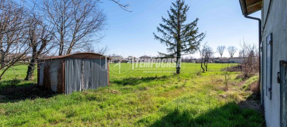 4 bedrooms House in Sant'Ilario d'Enza, Italy No. 195574 3