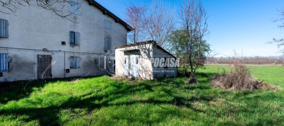 4 bedrooms House in Sant'Ilario d'Enza, Italy No. 195574 17