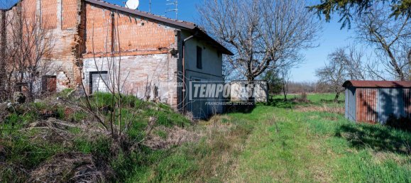 4 bedrooms House in Sant'Ilario d'Enza, Italy No. 195574 13