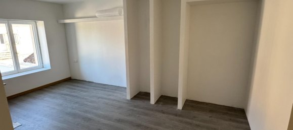 3 bedrooms House in Epinac, France No. 268198 5