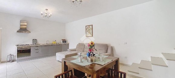 Квартира с 4 комнатами в Кастельсардо, Италия № 150962 18