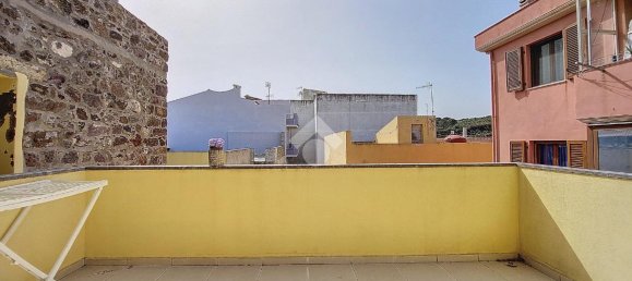 Квартира с 4 комнатами в Кастельсардо, Италия № 150962 35