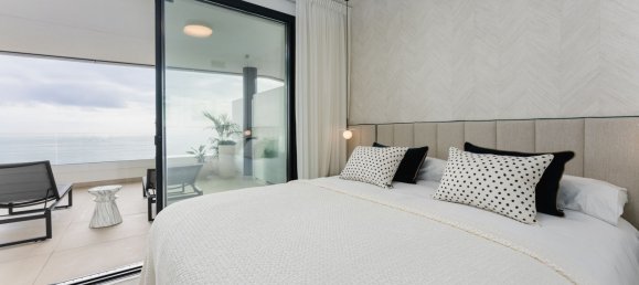 Apartamento de 3 dormitorios en Fuengirola, Spain No. 59839 24