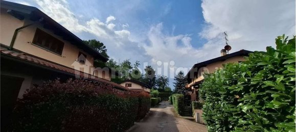 2 bedrooms Villa in Castelletto sopra Ticino, Italy No. 350763 30