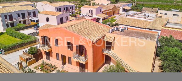 Квартира с 2 спальнями в Марсала, Италия № 52744 2