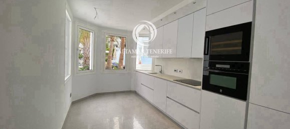 3 bedrooms Villa in Adeje, Spain No. 125149 4