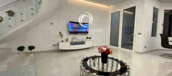 3 bedrooms Villa in Adeje, Spain No. 125149 6