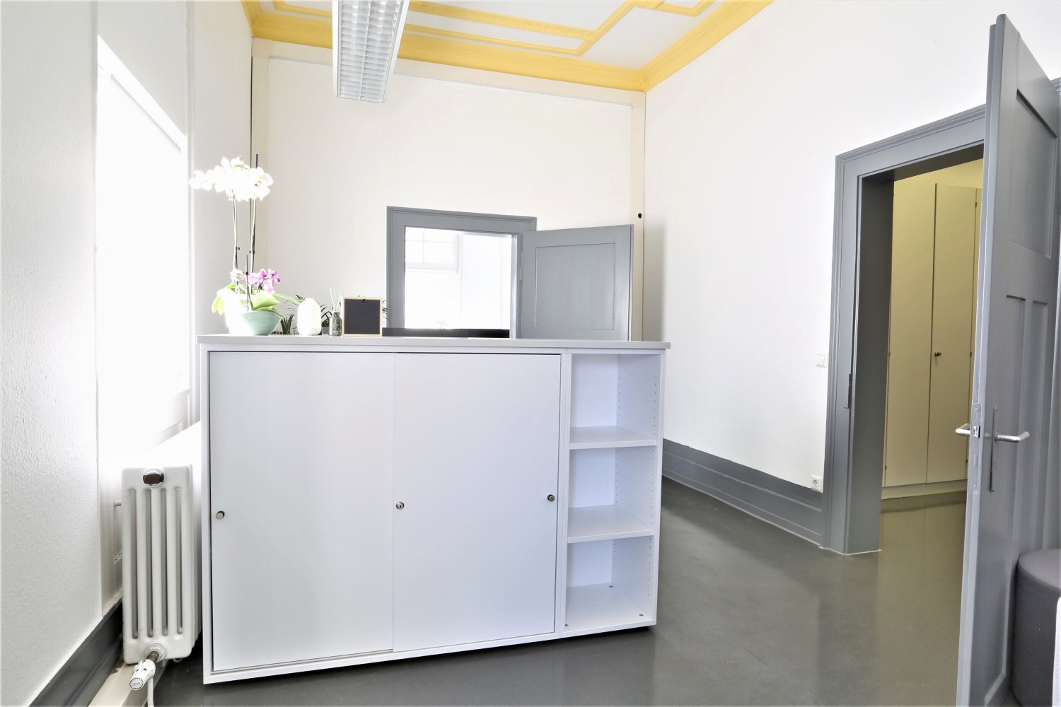 5-salle Bureau à Ludwigsburg, Germany No. 18396