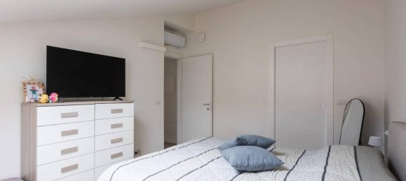 2 rooms Apartment in Senago, Italy No. 33040 20