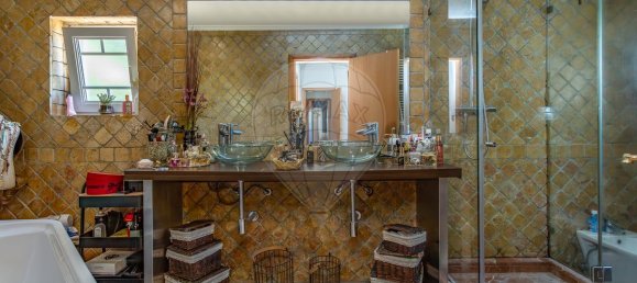 4 bedrooms House in Almada, Portugal No. 22609 26