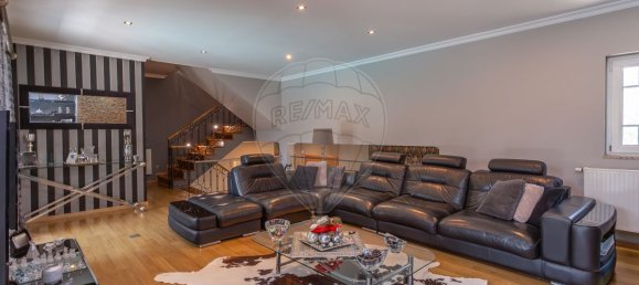 4 bedrooms House in Almada, Portugal No. 22609 11